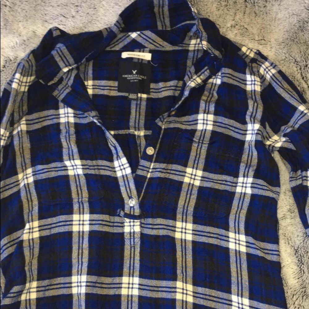 women’s small aeo flannel!!